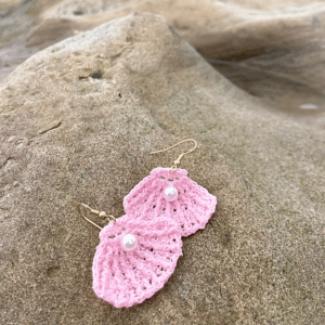 Crochet shell earrings - Pink