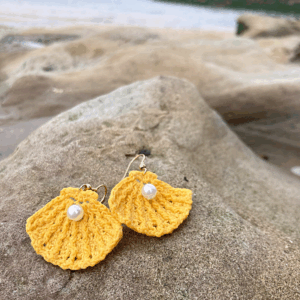 Crochet shell earrings - Yellow